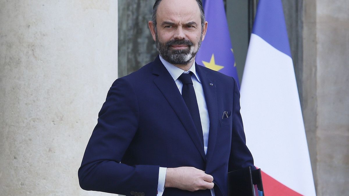 Francouzská vláda premiéra Édouarda Philippea podala demisi
